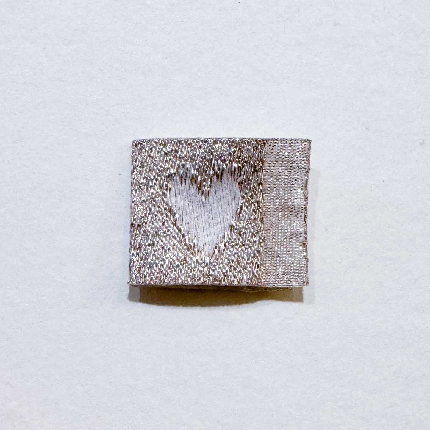 Shimmery Heart Woven Label image 0