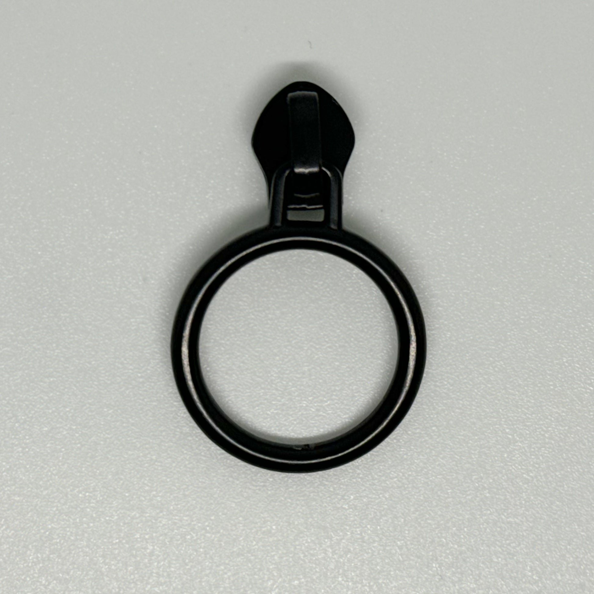 Black Circle Zipper Pull image 0